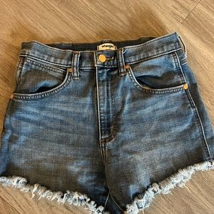 Wrangler high waisted denim shorts - 26